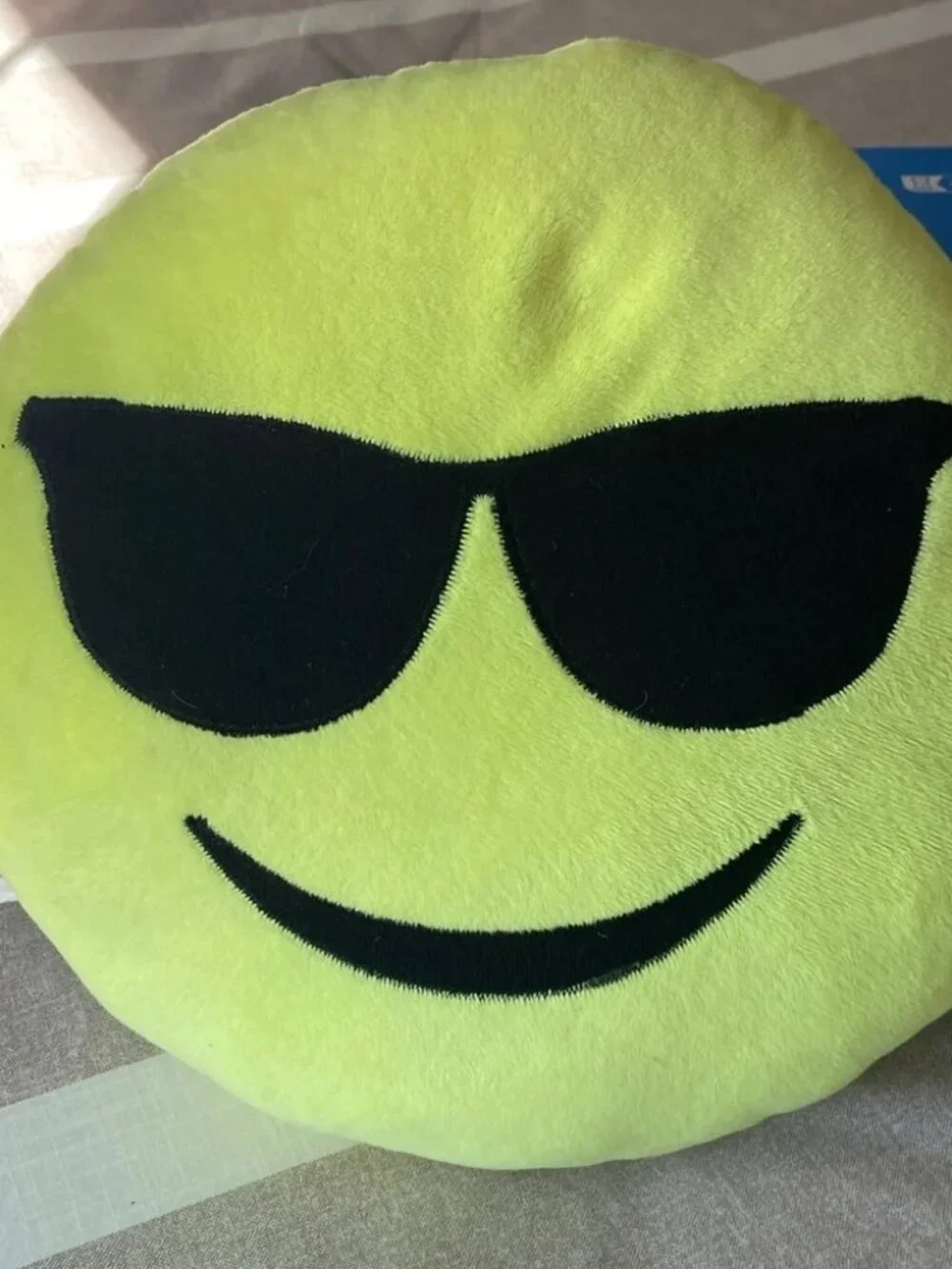 EUC Emoji Pillows Set